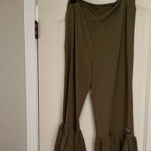 New Matilda Jane Olive (women) Ruffle Pants without tag~size XL